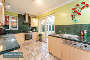 Kitchen- click for photo gallery